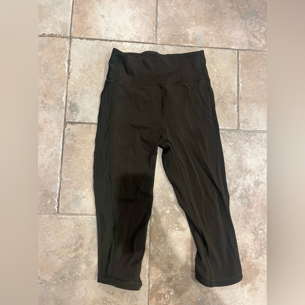 Lululemon cropped leggings, dark green, size 4, used condition
